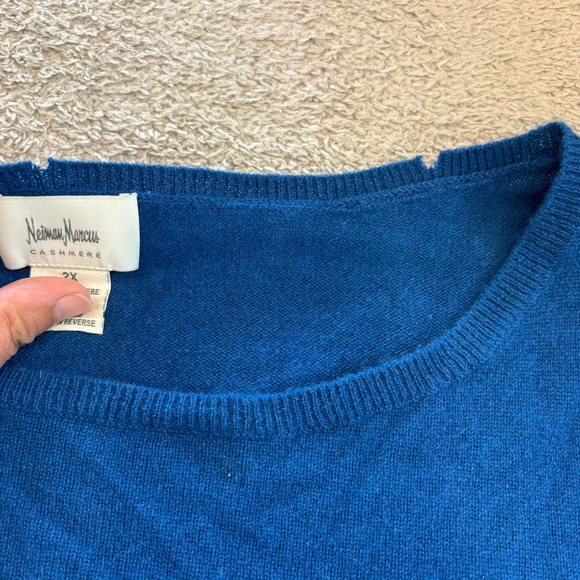 Neiman Marcus Cashmere Sweater Womens 2X Royal Blue Scoop Neck Long Sleeve Knit - Picture 4 of 9